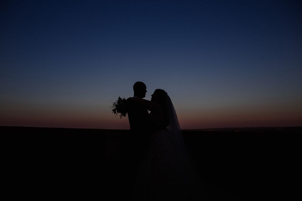 legjobb esküvői fotós kecskemét esküvői pillanatképek letisztult esküvői képek időtálló esküvői képek esküvői fotós kecskemét naplementés esküvői képek esküvő granada hotel