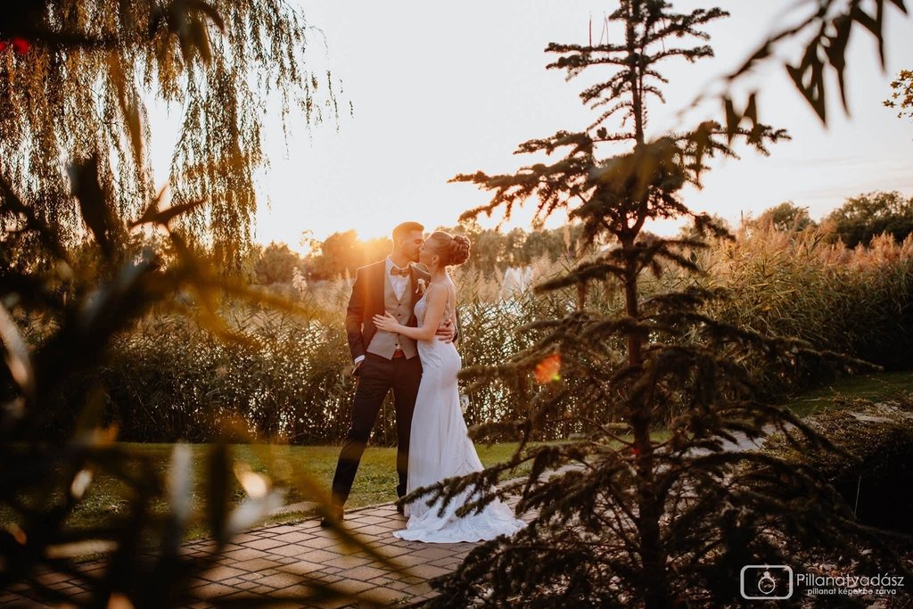nádas tó park hotel esküvői fotó